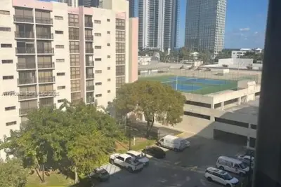 16909 N Bay Rd #805, Sunny Isles Beach: photo 1 of 37