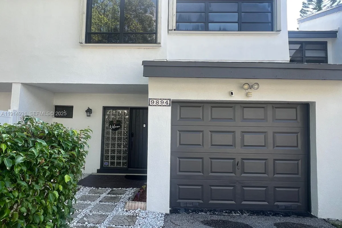 9894 Fairway Cove Ln, Plantation: photo 1 of 28