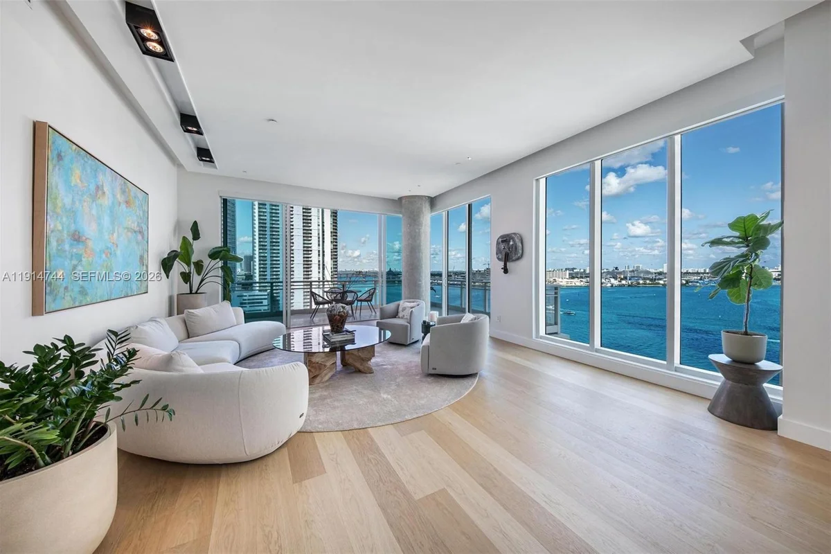 900 Brickell Key Blvd #1403, Miami: photo 1 of 33