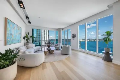 900 Brickell Key Blvd #1403, Miami: photo 1 of 33