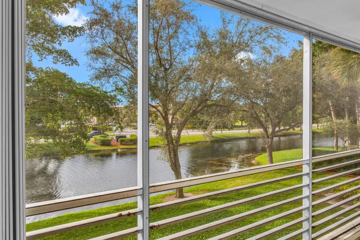 2006 Granada Dr #N2, Coconut Creek: photo 1 of 31