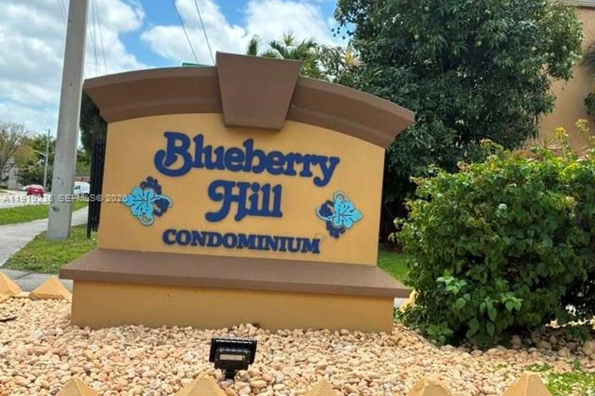 5831 Blueberry Ct #80, Lauderhill: photo 1 of 31