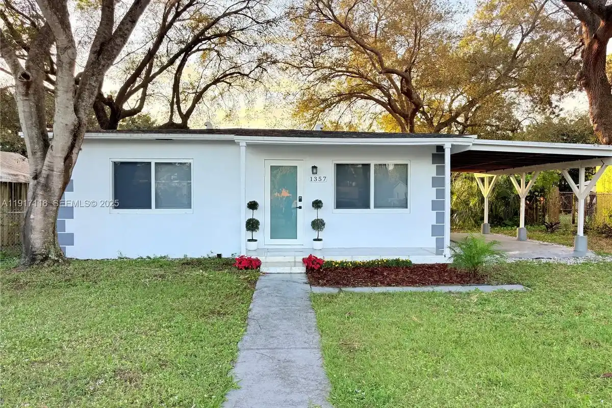 1357 SW 22nd Ter, Fort Lauderdale: photo 1 of 9