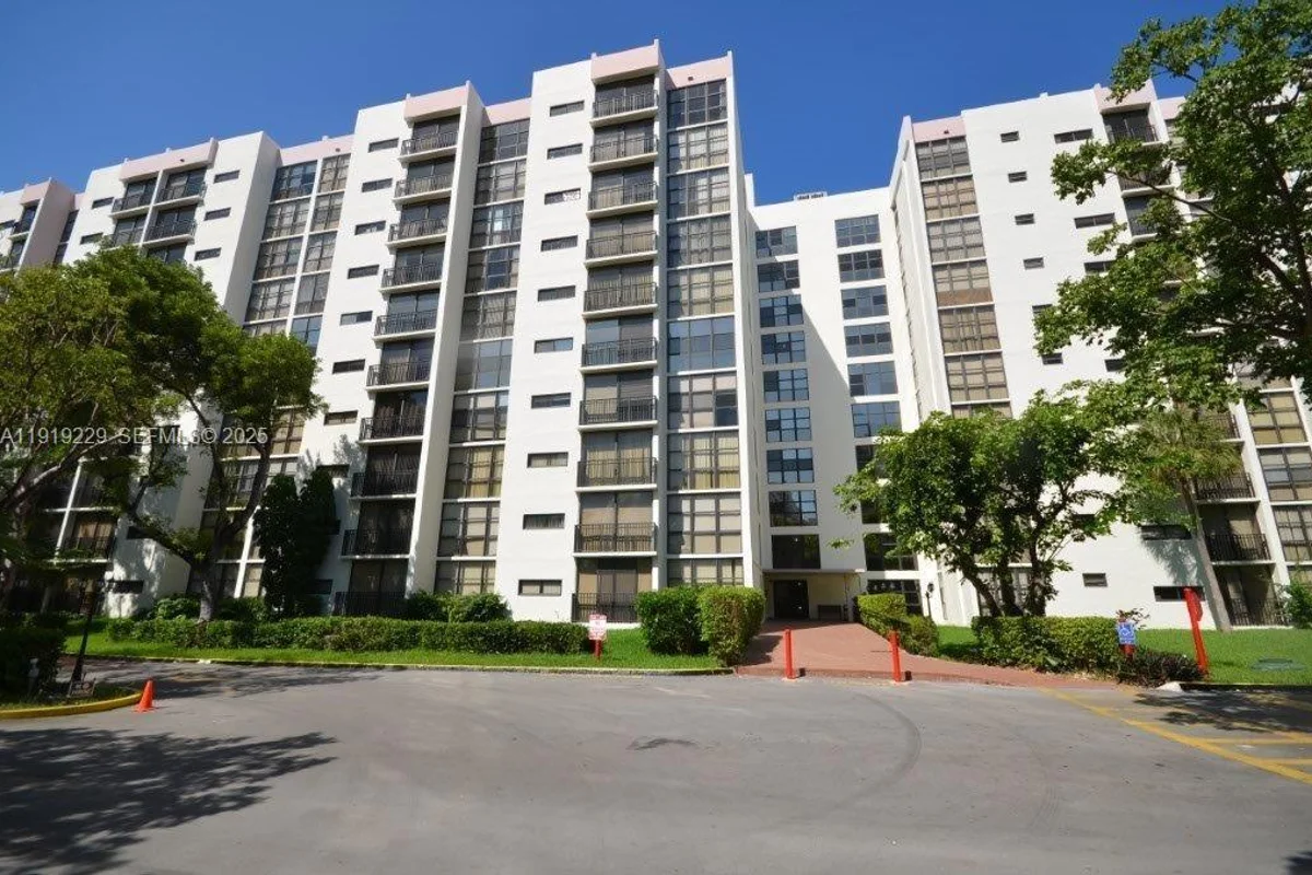 17021 N Bay Rd #316, Sunny Isles Beach: photo 1 of 19