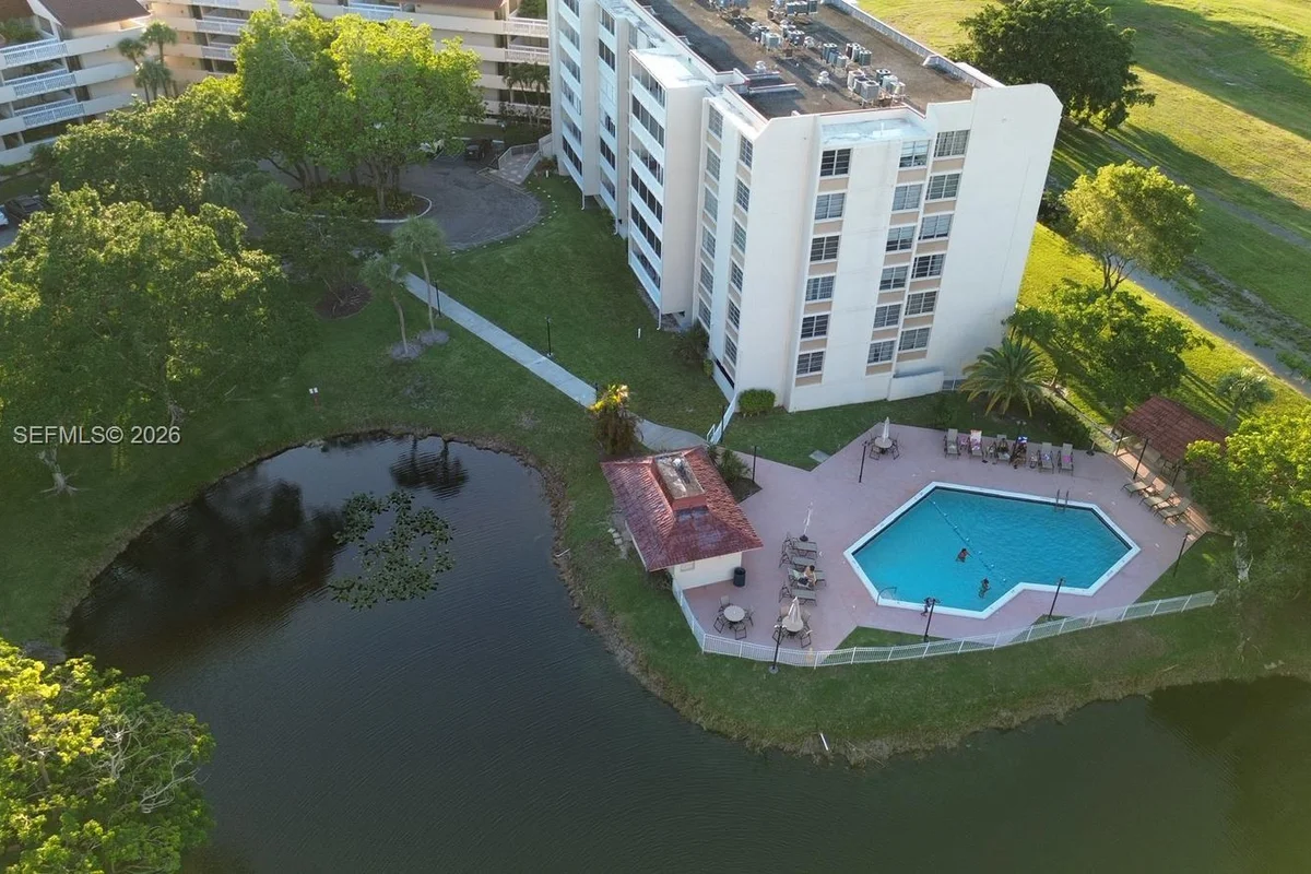 7051 Environ Blvd #436, Lauderhill: photo 1 of 27