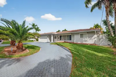 5950 NE 28th Ave, Fort Lauderdale: photo 1 of 83