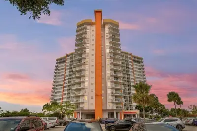 1301 NE Miami Gardens Dr #1721w, Miami: photo 1 of 28