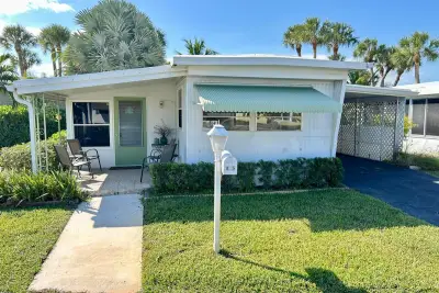 425 E Bougainvillea Dr, Deerfield Beach: photo 1 of 54