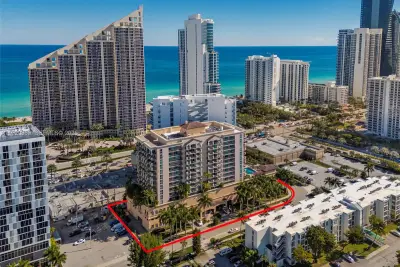 17555 E Atlantic Blvd #1005, Sunny Isles Beach: photo 1 of 40