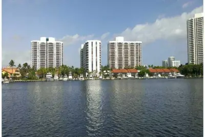 3600 Yacht Club Dr #1204, Aventura: photo 1 of 53