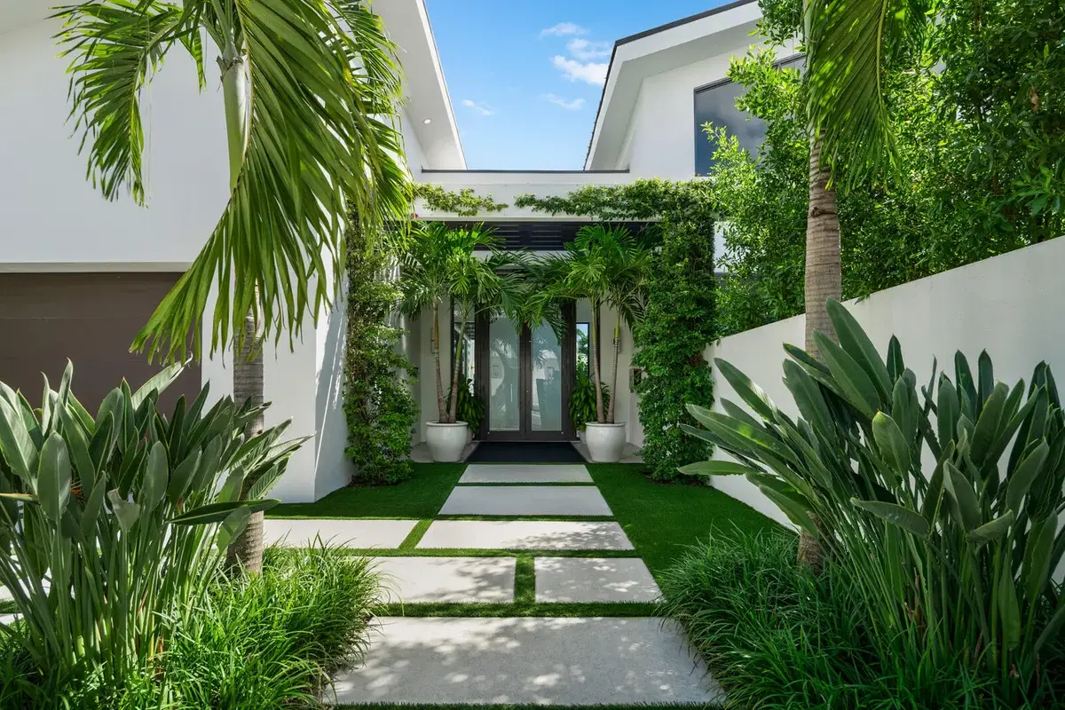 4444 Washington Rd, West Palm Beach: photo 1 of 28