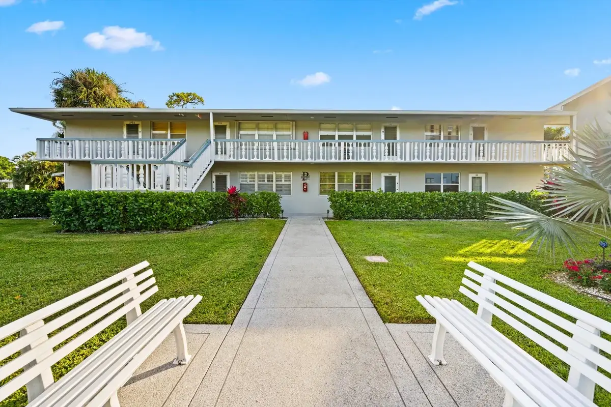380 Sheffield P, West Palm Beach: photo 1 of 22