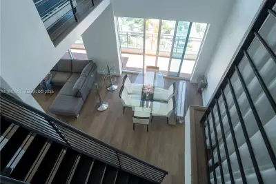 60 SW 13th St #4805, Miami: photo 1 of 10