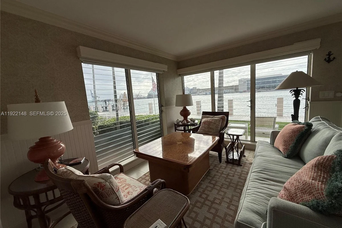 1775 Harbourview Dr #5, Fort Lauderdale: photo 1 of 6