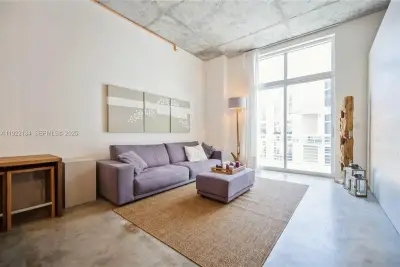 2001 Meridian Ave #512, Miami Beach: photo 1 of 32