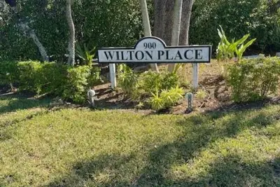 900 NE 26 St #15, Wilton Manors: photo 1 of 11