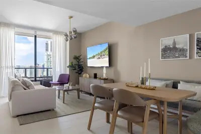 159 NE 6th St #3209, Miami: photo 1 of 91