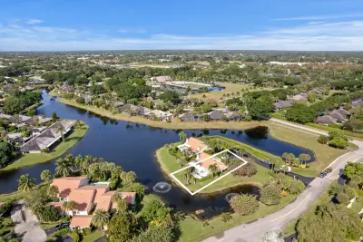 2211 Las Casitas Dr, Wellington: photo 1 of 25