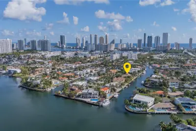 3220 NE 165th St, North Miami Beach: photo 1 of 31
