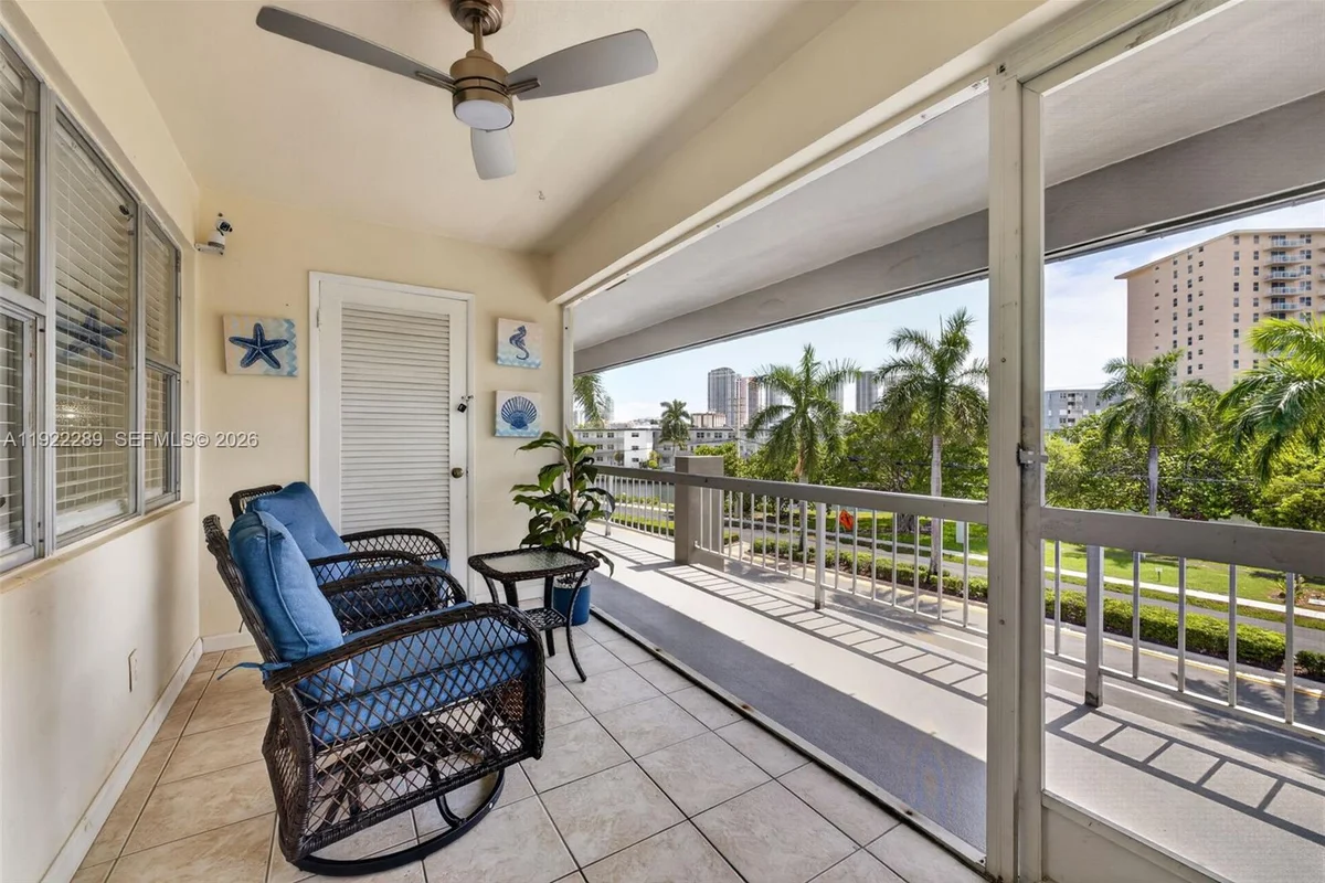 300 Layne Blvd #303, Hallandale Beach: photo 1 of 27
