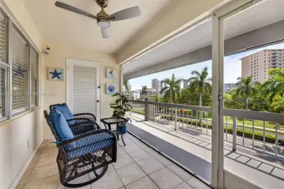 300 Layne Blvd #303, Hallandale Beach: photo 1 of 27