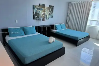 5445 Collins Ave #915, Miami Beach: photo 1 of 8