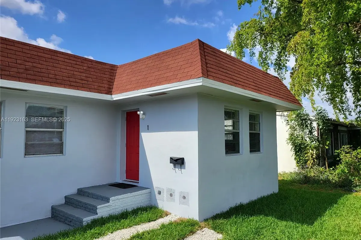 Home in Hollywood: photo 1 of 45