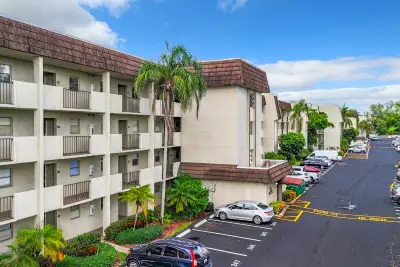 6080 NW 44th St #408, Lauderhill: photo 1 of 27