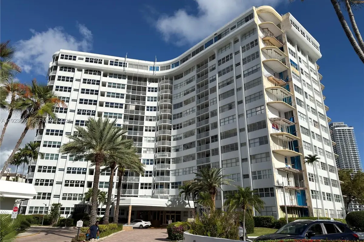 100 Golden Isles Dr #605, Hallandale Beach: photo 1 of 30