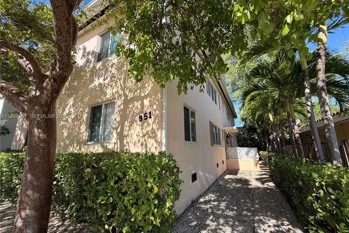851 80th St, Miami Beach: photo 1 of 12