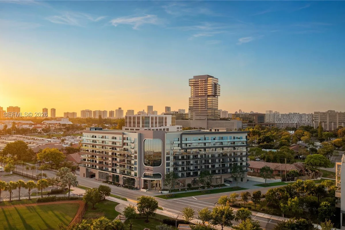 218 SE 7th St #517, Hallandale Beach: photo 1 of 17