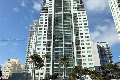 253 NE 2nd St #908, Miami: photo 1 of 47