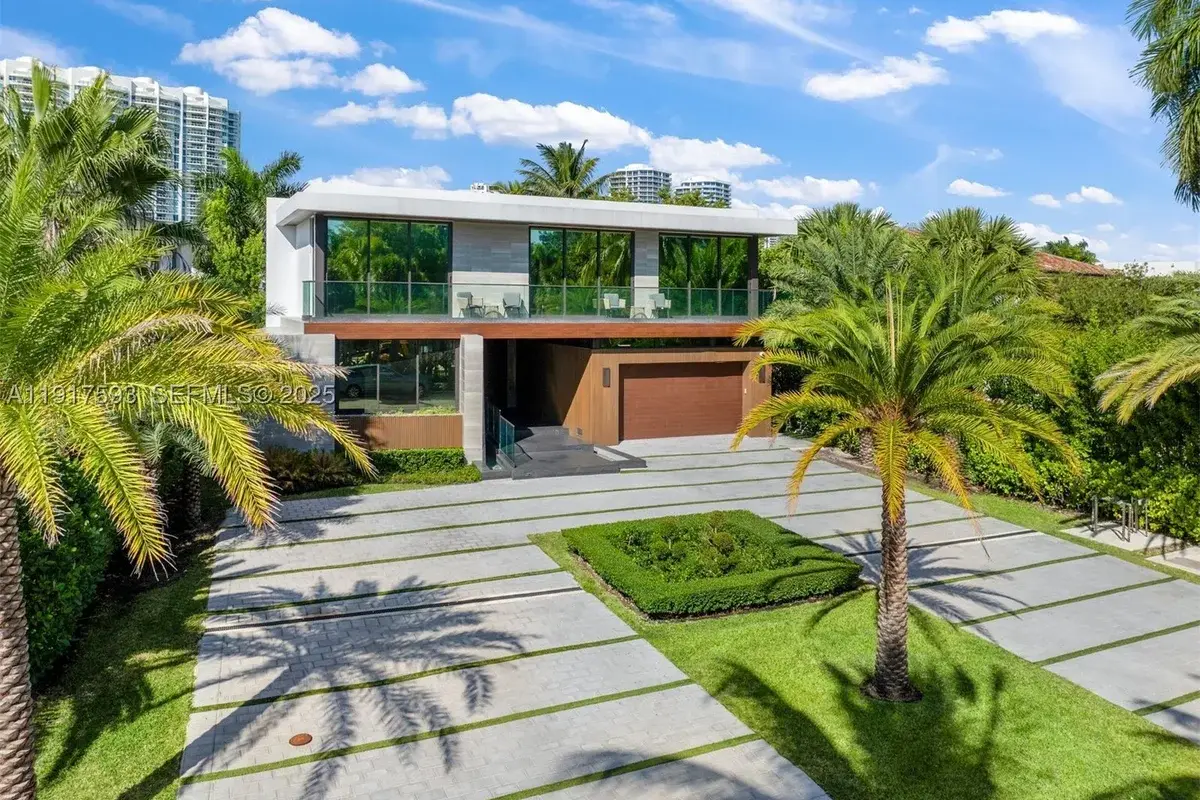 342 S Pkwy, Golden Beach: photo 1 of 61