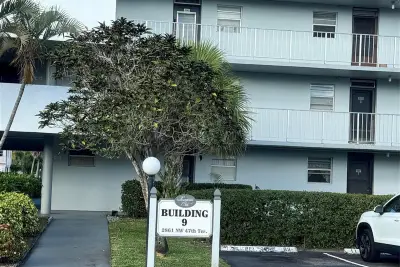 2861 NW 47th Ter #104B, Fort Lauderdale: photo 1 of 8