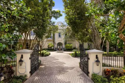 8010 Ponce De Leon Rd, Miami: photo 1 of 29