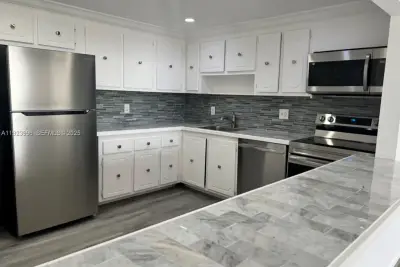 13499 Biscayne Blvd #1205, North Miami: photo 1 of 32