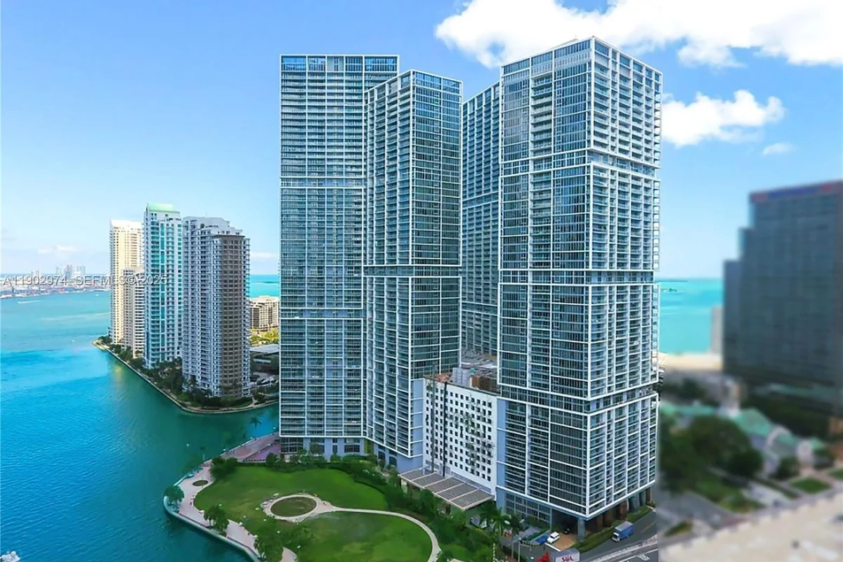Condo in Miami: photo 1 of 13
