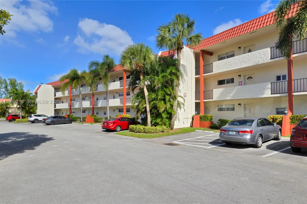 9500 N Hollybrook Lake Dr #202, Pembroke Pines: photo 1 of 1