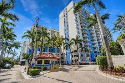 5077 NW 7th St #1217, Miami: photo 1 of 4