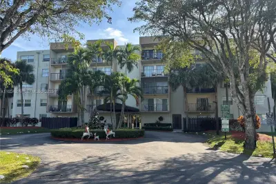 14250 SW 62nd St #520, Miami: photo 1 of 39