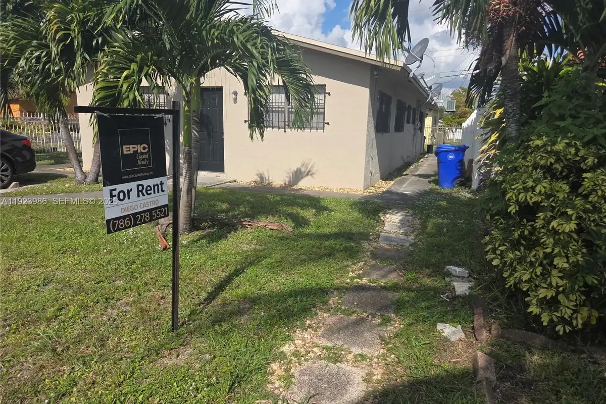 2481 NW 13th Ct #1-2, Fort Lauderdale: photo 1 of 9