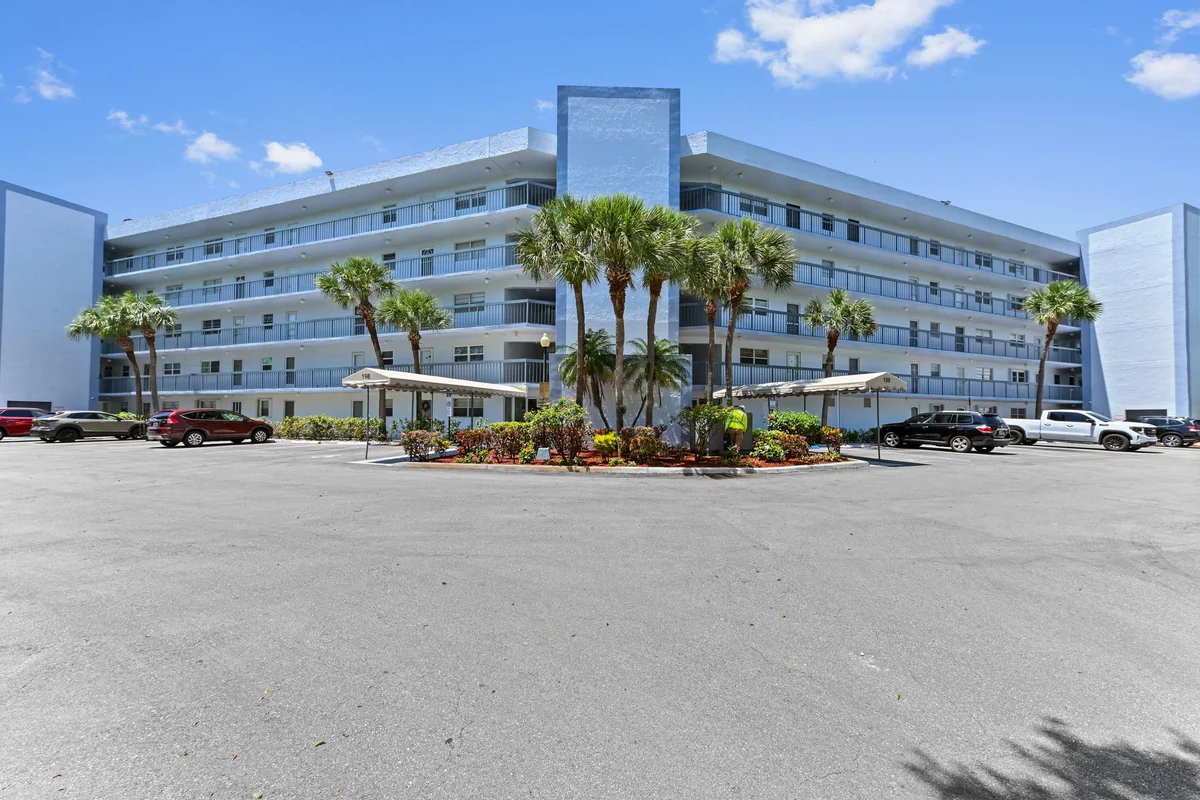 198 NW 67th St #207, Boca Raton: photo 1 of 42