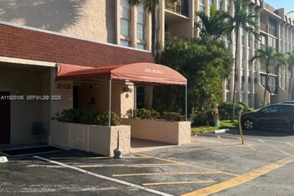 2001 Atlantic Shores Blvd #105, Hallandale Beach: photo 1 of 15