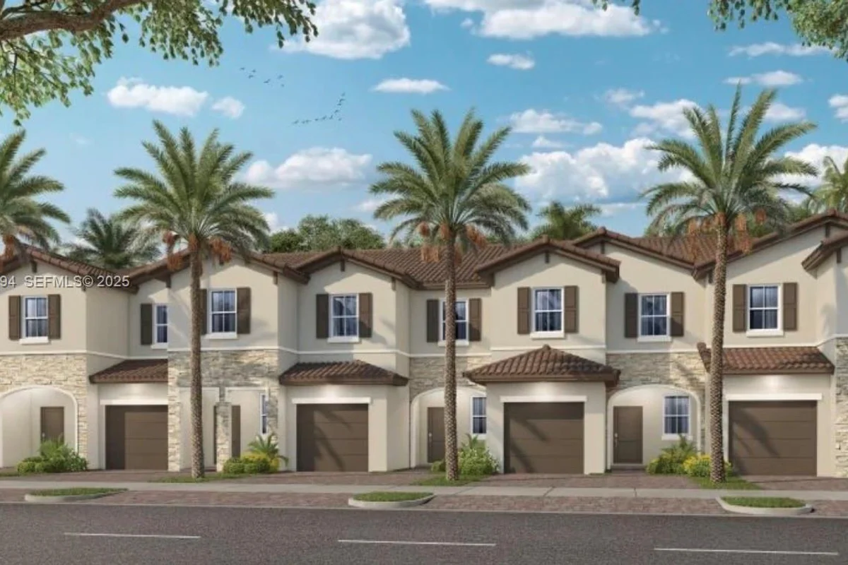 2538 SE 29th St, Homestead: photo 1 of 9