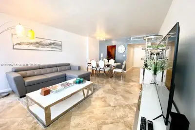 100 Lincoln Rd #608, Miami Beach: photo 1 of 31