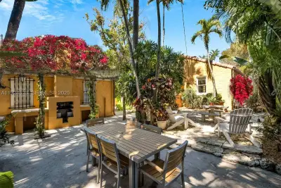 136 NE 101st St, Miami Shores: photo 1 of 35