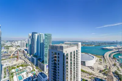 159 NE 6th St #4601, Miami: photo 1 of 33