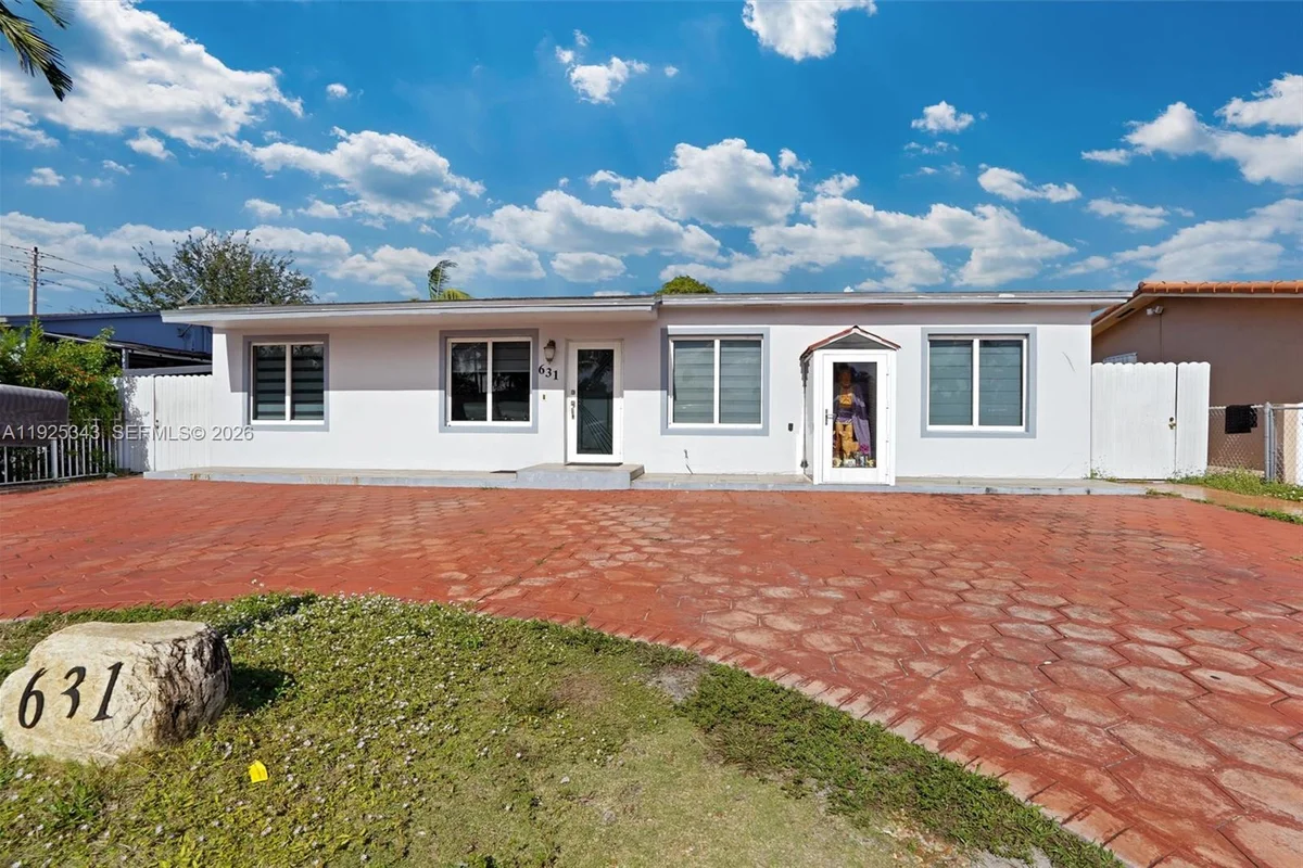 631 E 53rd St, Hialeah: photo 1 of 44