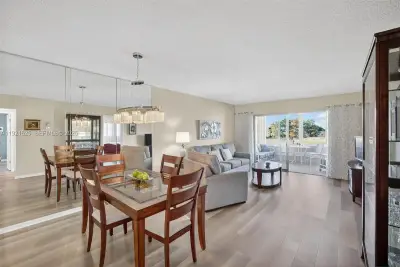 7817 Golf Circle Dr #301, Margate: photo 1 of 44