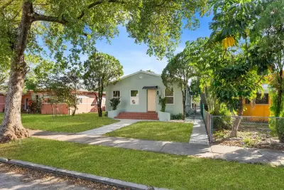 1928 Adams St, Hollywood: photo 1 of 30